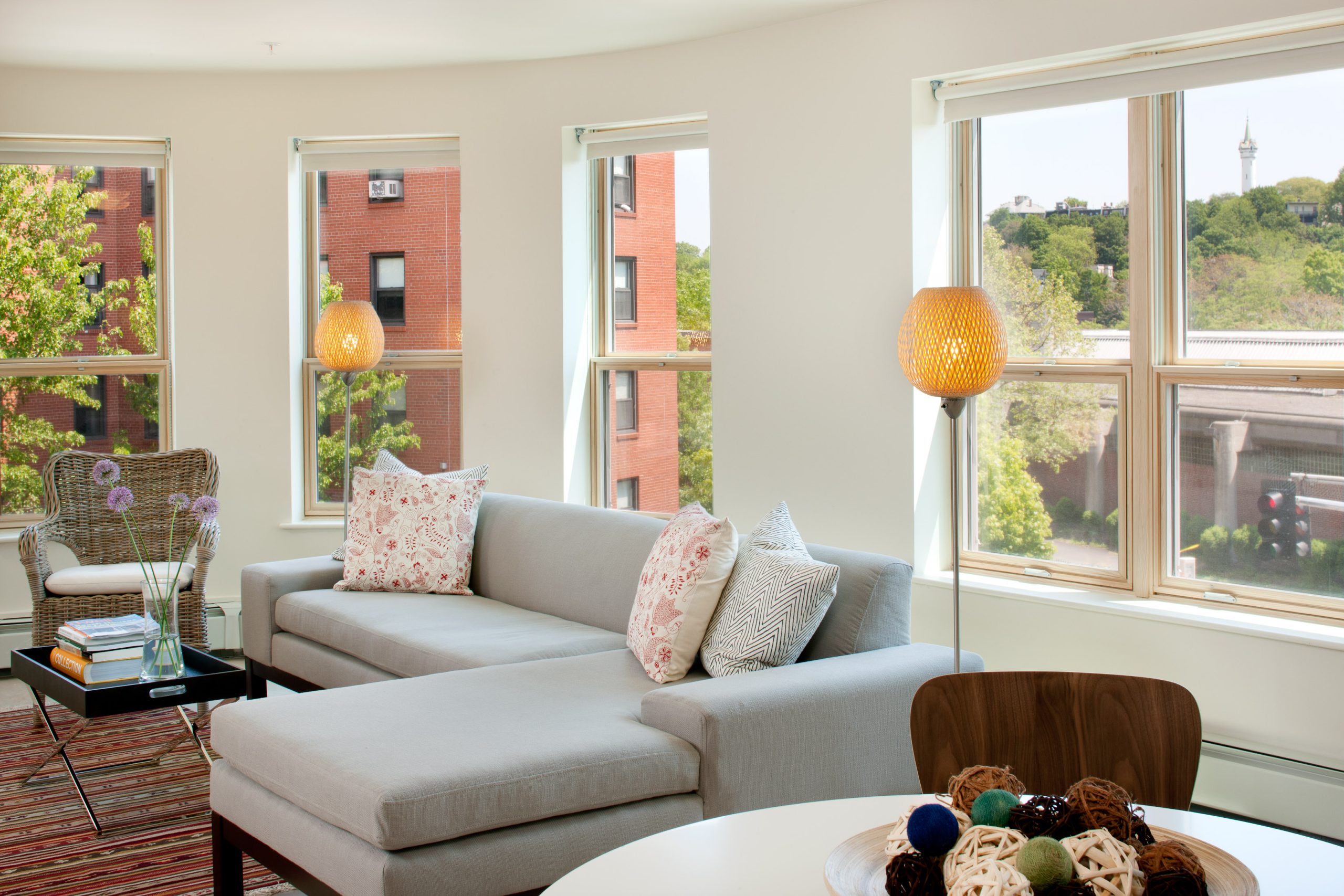 Bright, airy housing unit @ 270 Centre