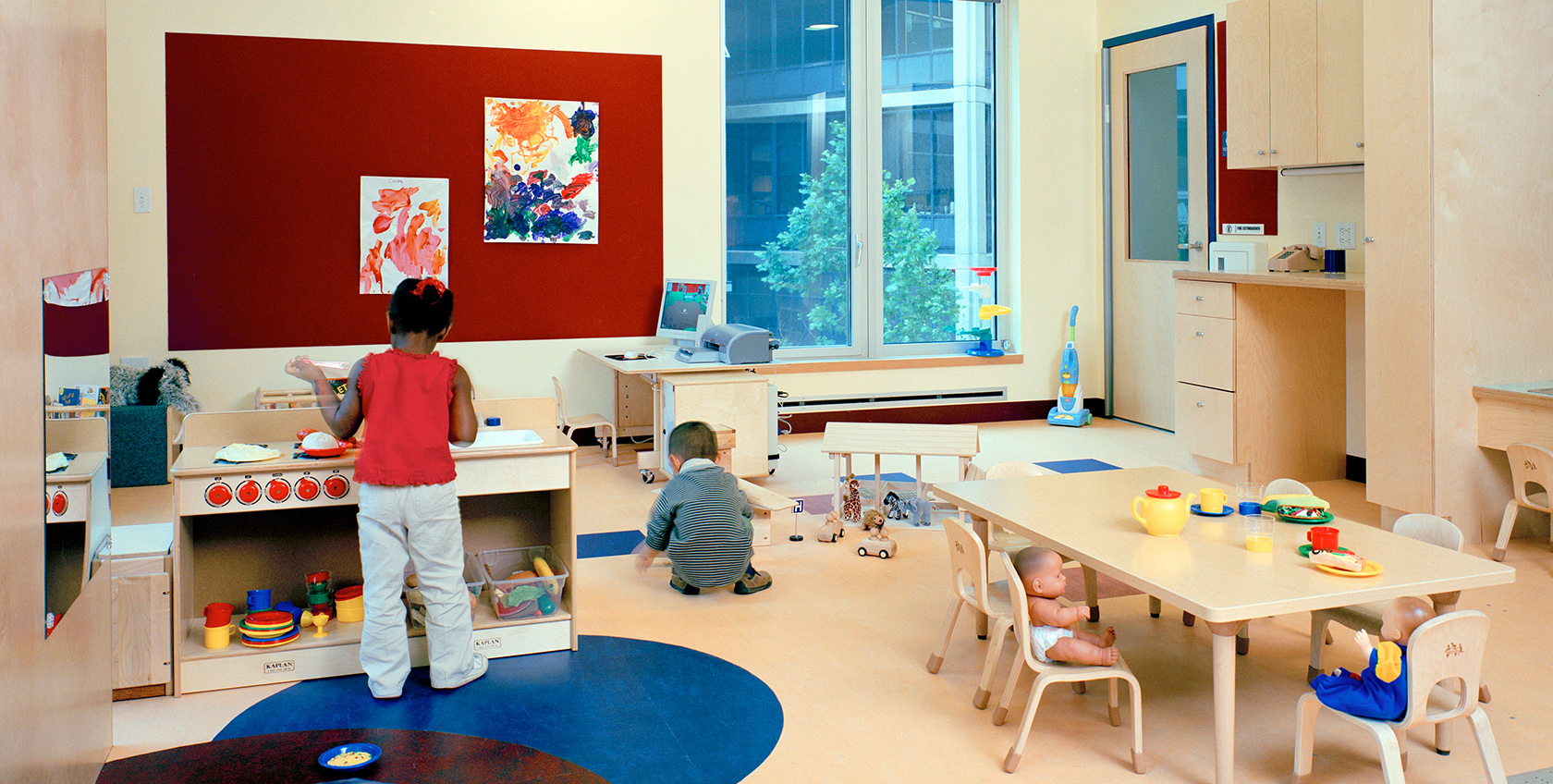 Tech Children Center Stata Hero 1